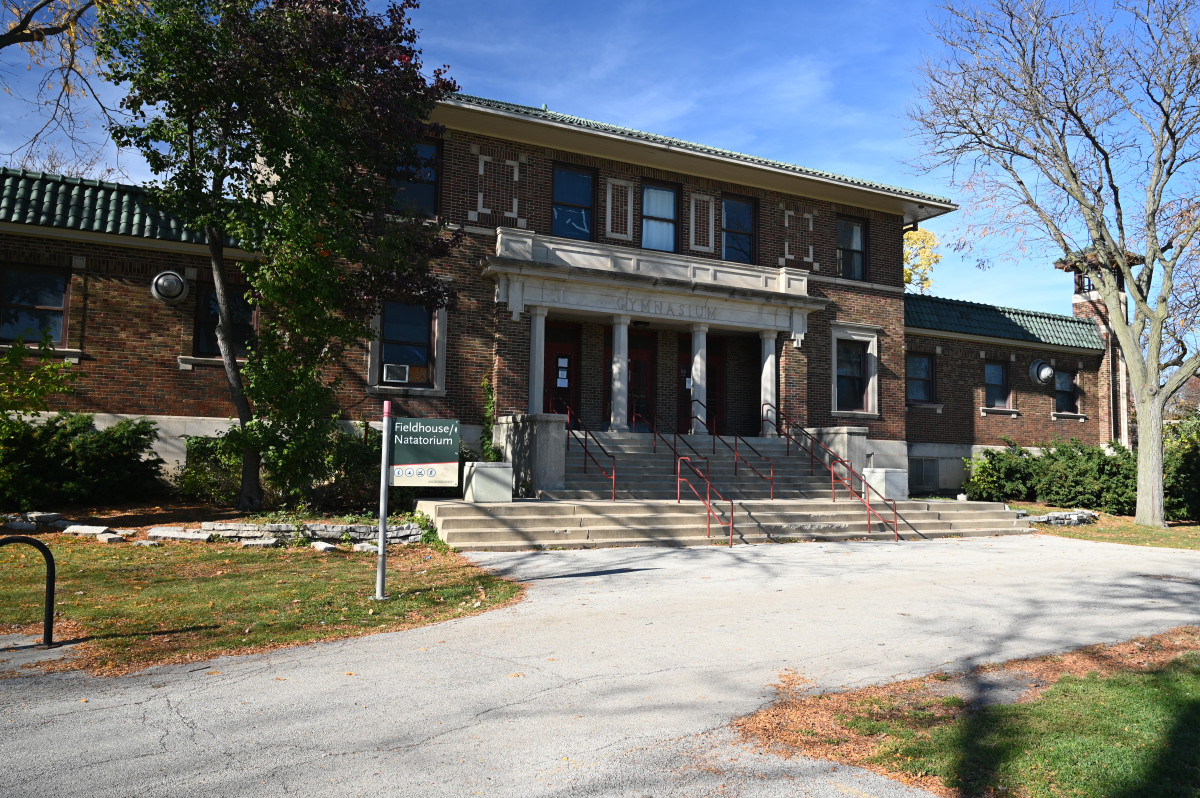 Portage Park fieldhouse. Phot Credit: Richard A Walker